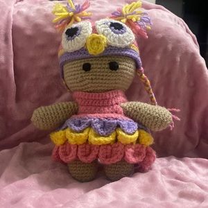 Baby’s first friend or just an adorable amigurumi collectible for yourself. 14cm